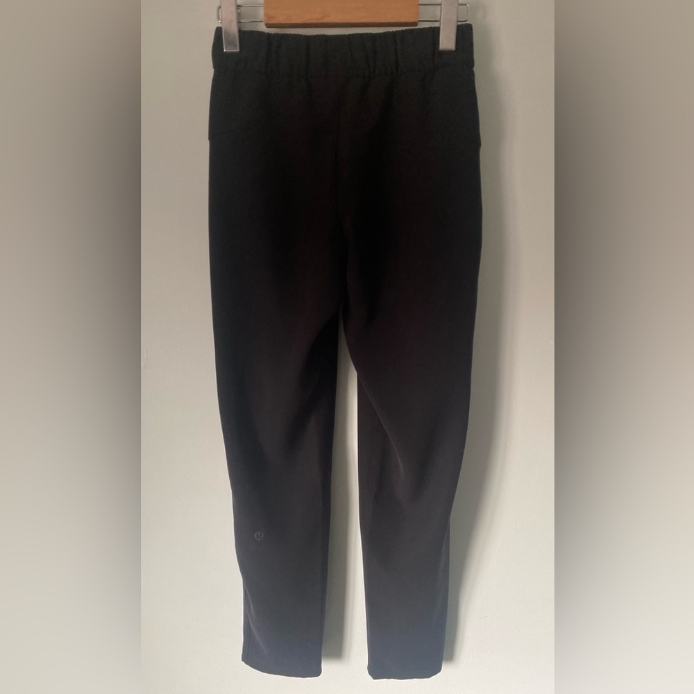 Lululemon On the Fly Pants Black Drawstring Size 2 Pockets Travel Work Neutral - Picture 7 of 10
